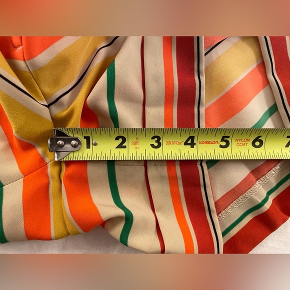 Outback Red Multicolored Striped Dress Shorts Size 10 - Picture 10 of 12